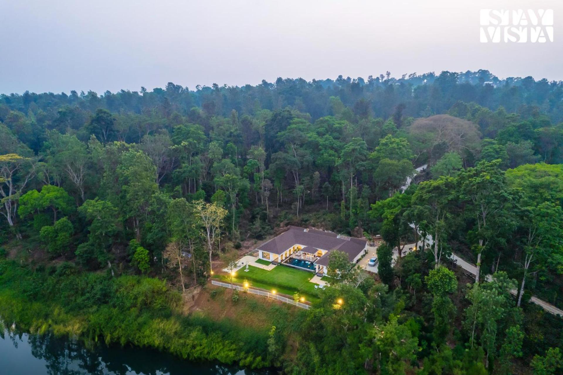 Stayvista At Mudra Manor Coorg Temperature Controlled Pool Villa Madikeri Exterior photo